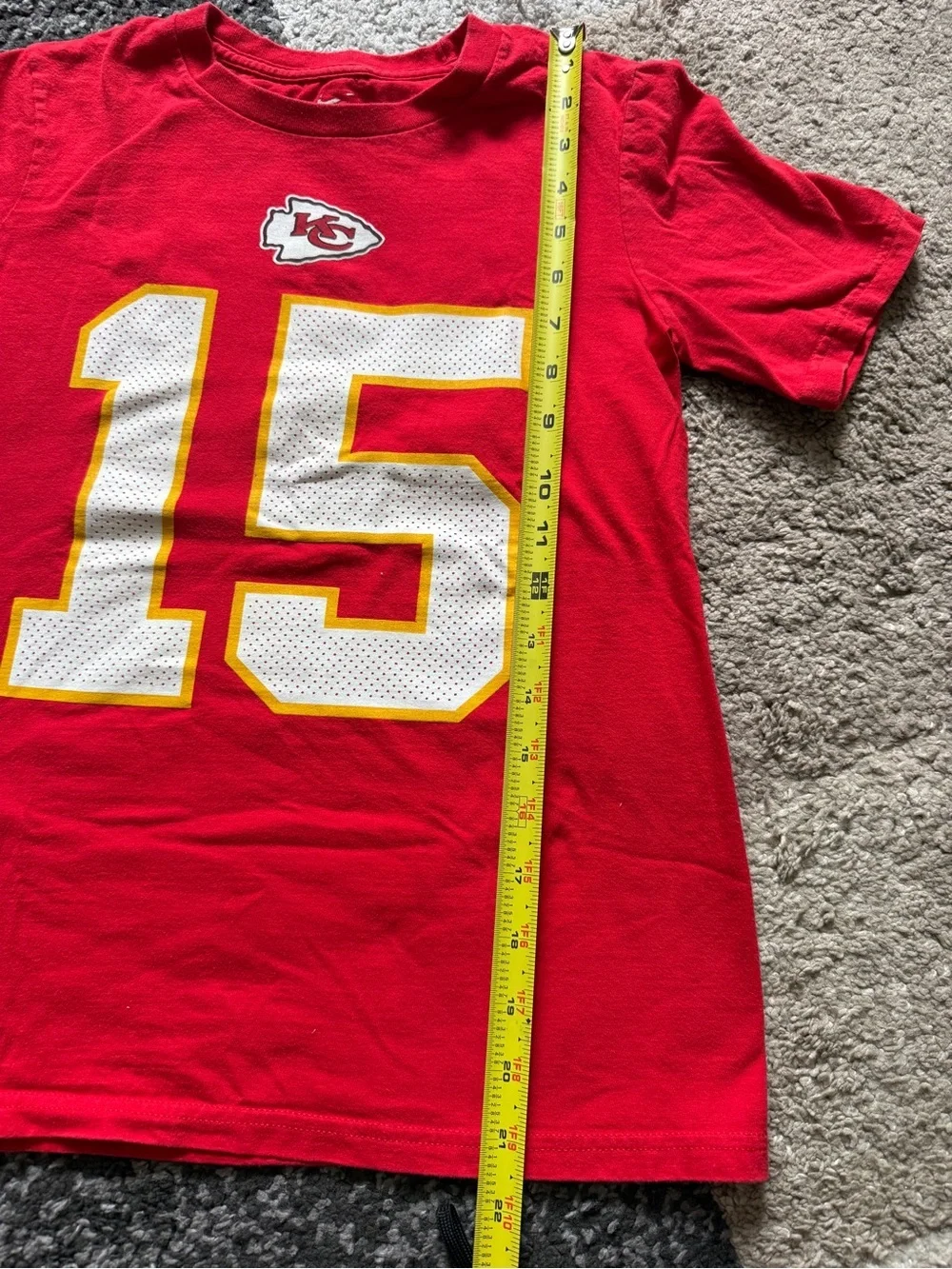 Nike Youth Patrick Mahomes Red Crewneck Medium Graphic Tee with #15 White Logo